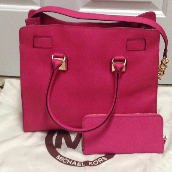 Authentic Michael Kors Pyramid Hamilton large set. - Picture 2 of 7